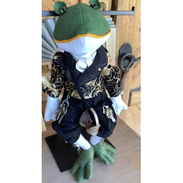 Indigo of the Amphibian Division of the Thieves Guild