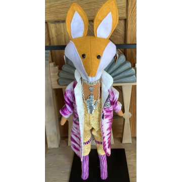 La Estrella the Fortune Teller Fox Reads the Past, Present and Future
